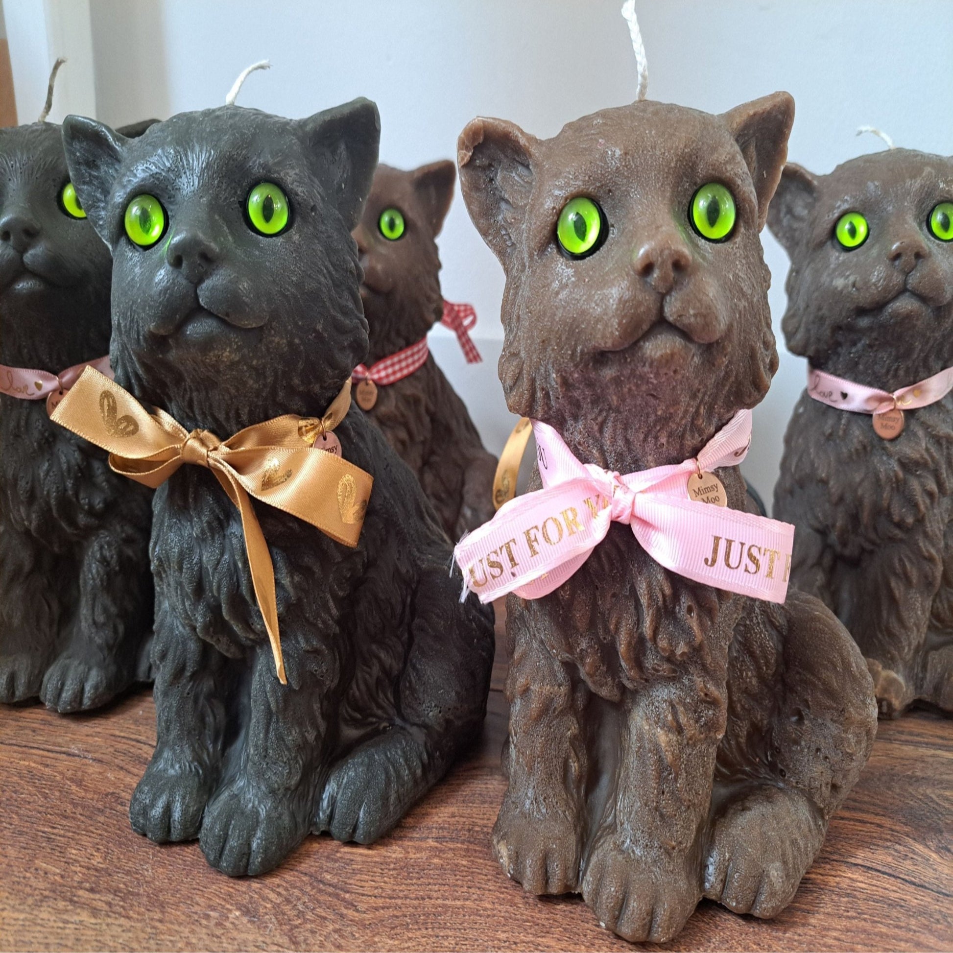 Katten Kaarsen met groene ogen en strikjes