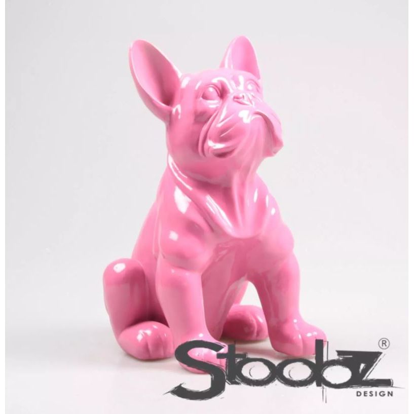 Decoratief bulldog beeld in goud of fuchsia – opvallend kunstobject van polyresin voor karaktervolle interieurstijl.