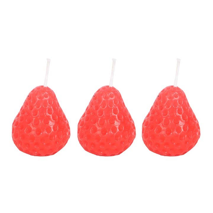 Fruitige aardbei kaarsenset – 3 ongeparfumeerde kaarsjes in aardbeivorm, ideaal als zomers cadeautje of speelse tafeldecoratie.