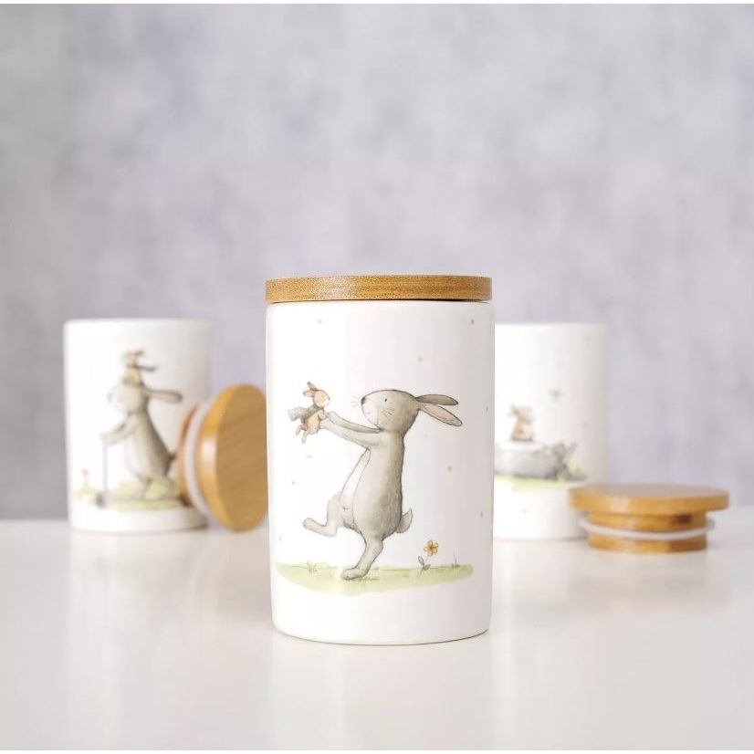 Witte keramische voorraadpot Bunny met bamboe deksel – compact en stijlvol, perfect voor kruiden, lekkernijen of sieraden.