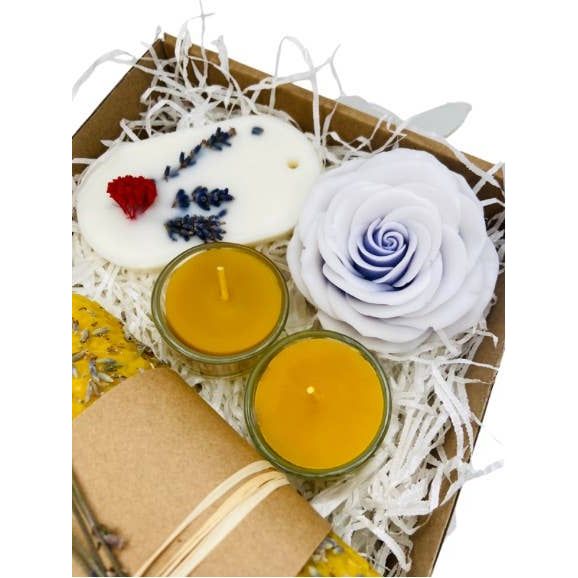 Lavendel cadeauset, natuurlijke bijenwaskaars, geurkaars en Zeep