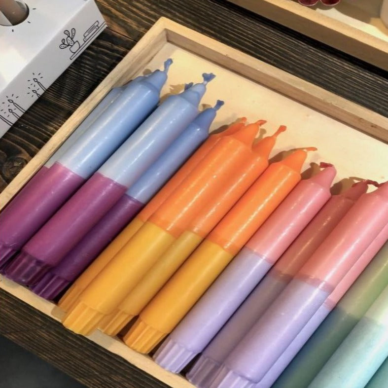 Kleurrijke dip dye kaarsen