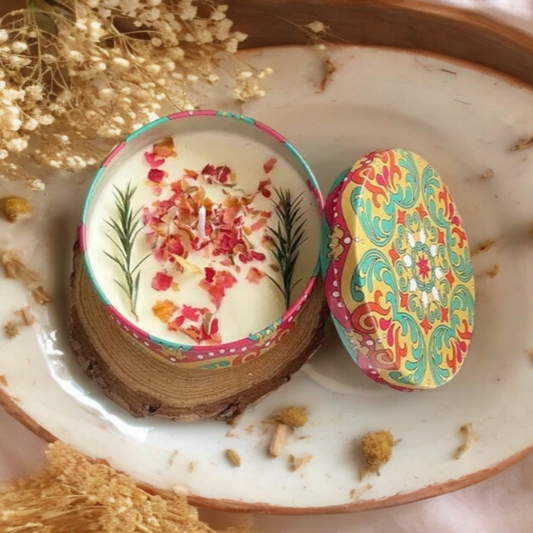 Geur kaars in bohemian pot met droogbloemen
