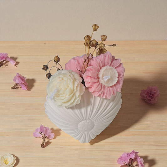 Decoratief vaasje met kleurrijke bloemen van soja was – handgemaakt cadeautje